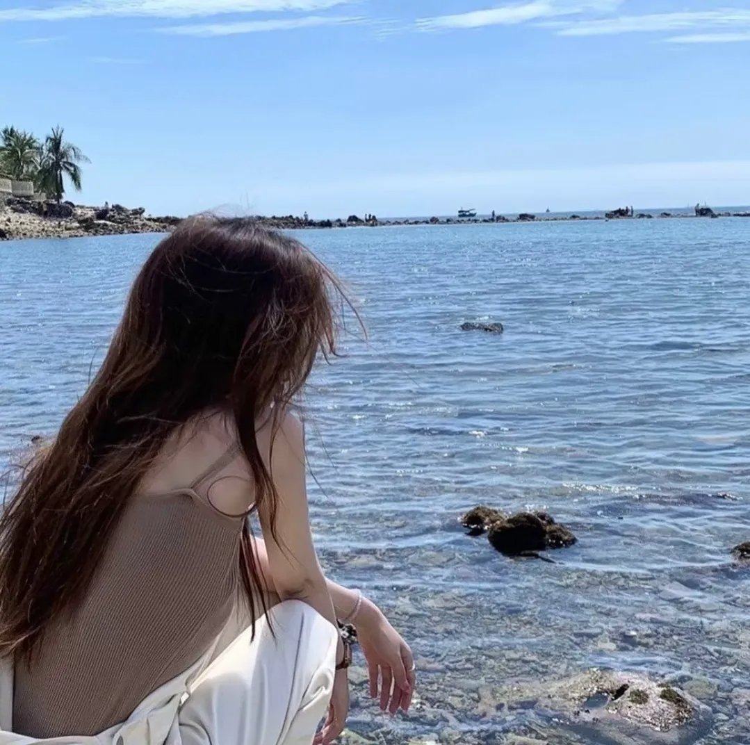 夜晚开的花 海报